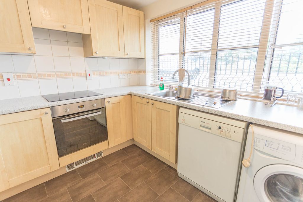Additional image 3 of 1 bed flat for salePaddock House, Burleigh Road, Ascot, Berkshire SL5