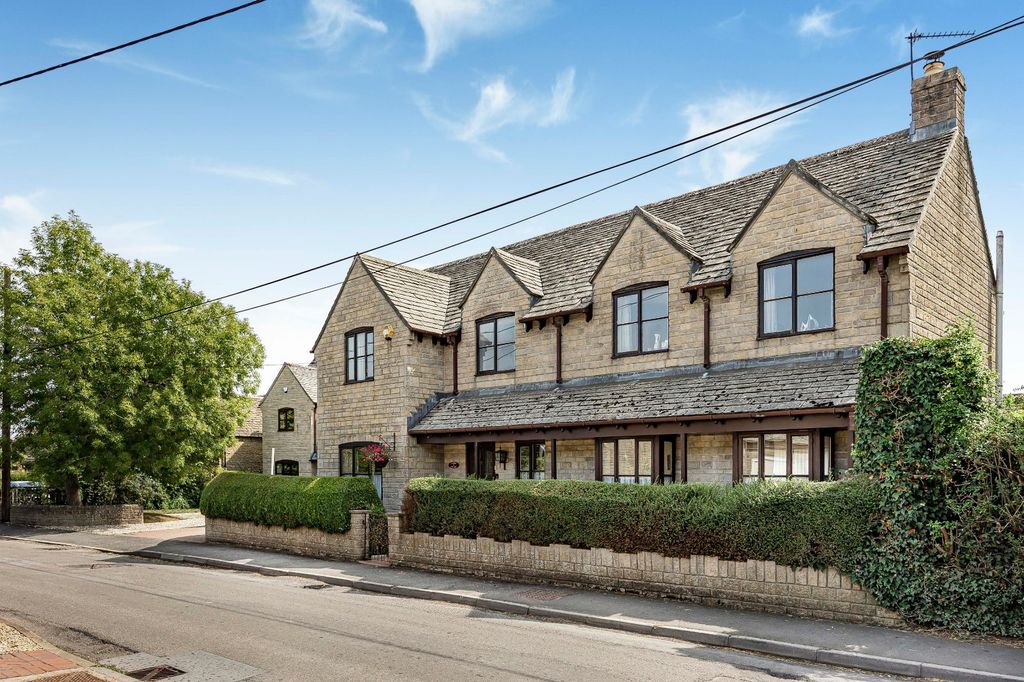 4 bed detached house for saleThe Street, Oaksey, Malmesbury SN16