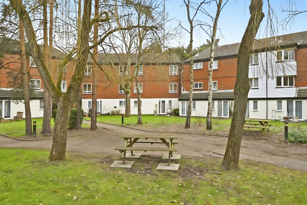 Additional image 6 of Studio for saleMount Lane, Bracknell, Berkshire RG12