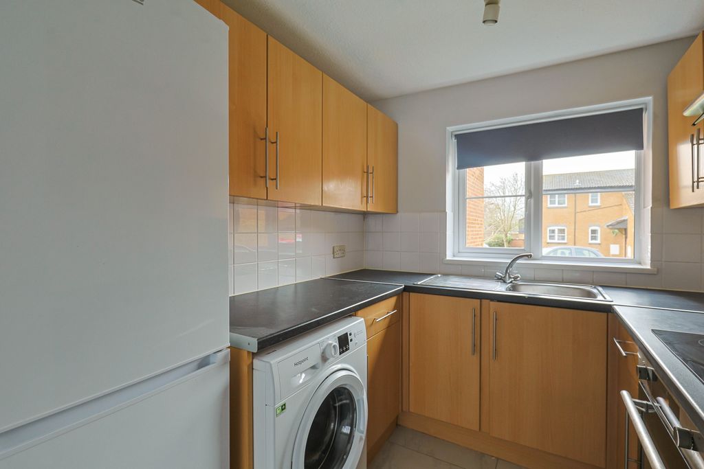 Additional image 5 of 1 bed flat for saleAldworth Close, Bracknell RG12
