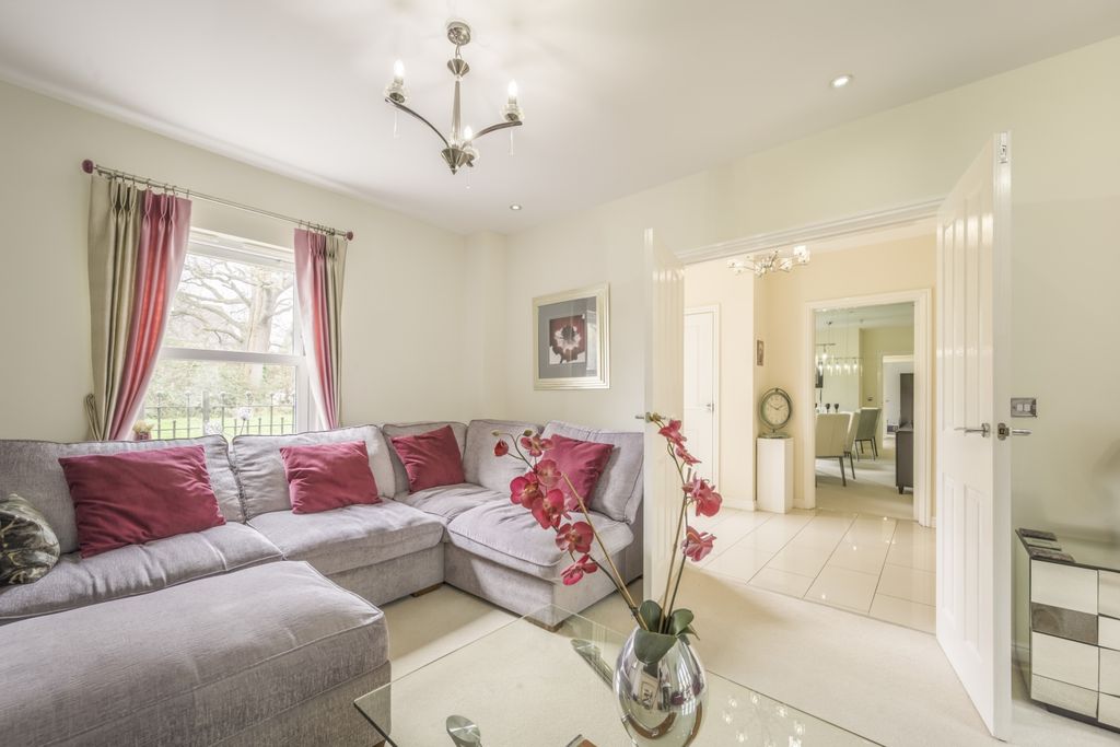 Additional image 8 of 5 bed detached house for saleEast Wichel Way, Swindon SN1