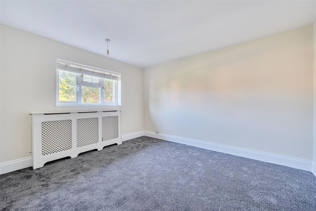 Additional image 9 of 3 bed semi-detached house for saleCricket Field Grove, Crowthorne, Berkshire RG45