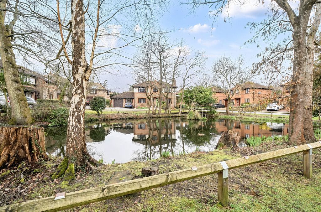 Additional image 19 of 5 bed detached house for saleField Park, Bracknell, Berkshire RG12