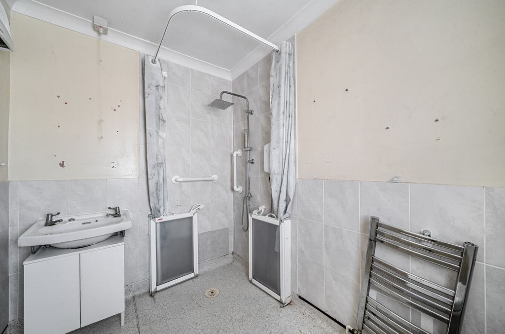 Additional image 6 of 3 bed semi-detached house for saleStation Road, Chiseldon, Swindon SN4