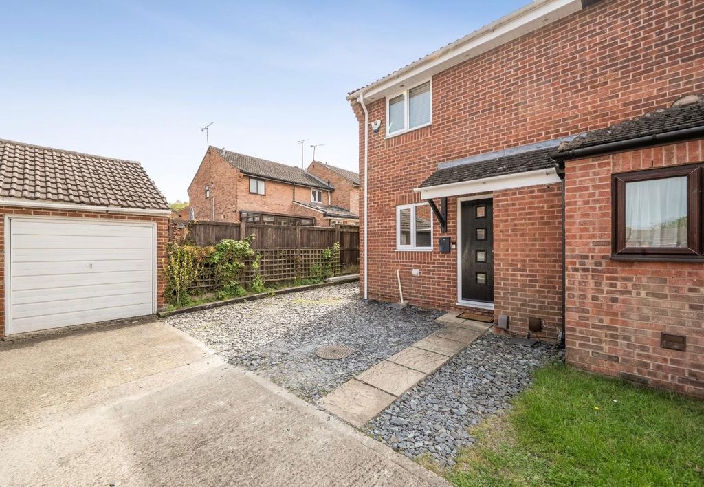 2 bed semi-detached house for saleShetland Close, Ramleaze, Swindon SN5