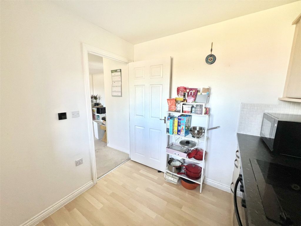 Additional image 5 of 2 bed flat for saleChain Court, Old Town, Swindon SN1