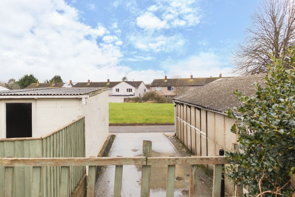 Additional image 17 of 3 bed semi-detached house for saleChurch Walk North, Swindon, Wiltshire SN25