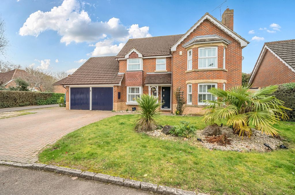 4 bed detached house for saleBlamire Drive, Binfield, Bracknell, Berkshire RG42