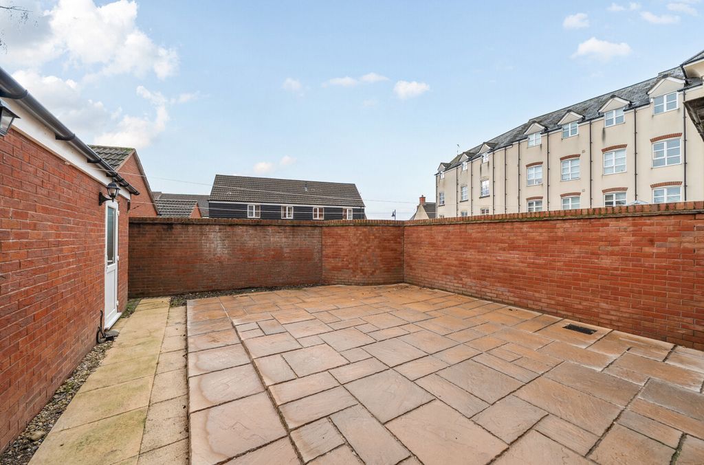 Additional image 11 of 5 bed terraced house for saleZakopane Road, Swindon, Wiltshire SN25