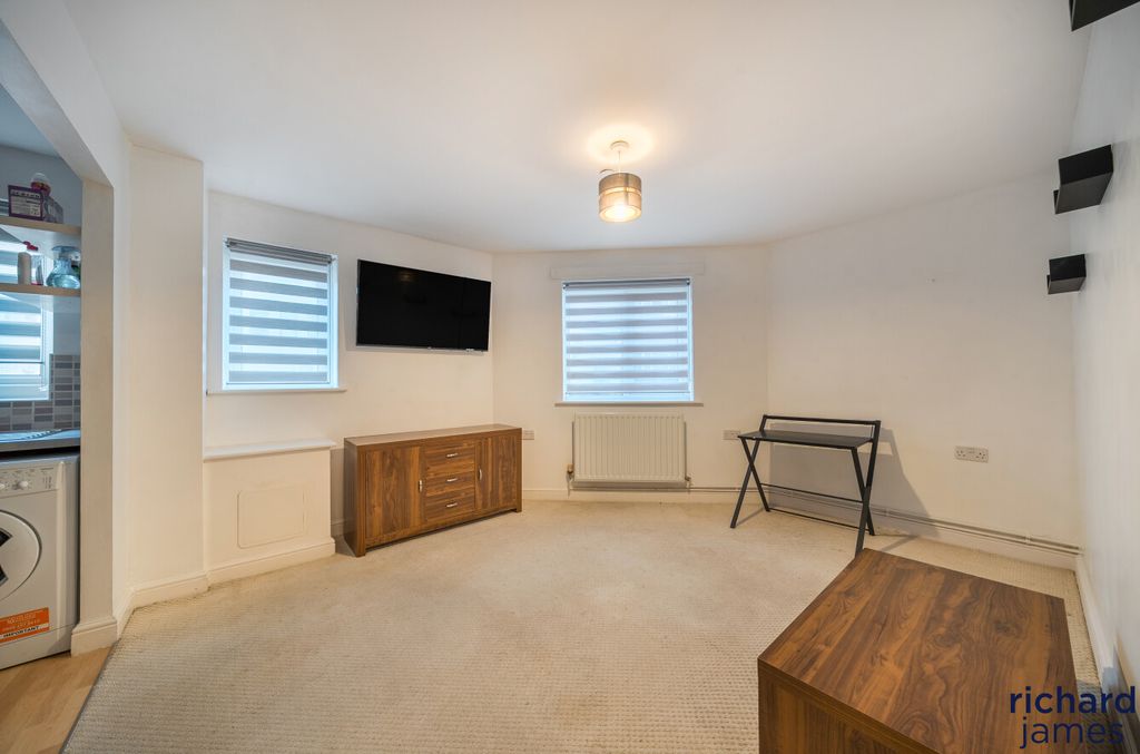 Additional image 5 of 1 bed flat for saleWhitney Street, Swindon SN1