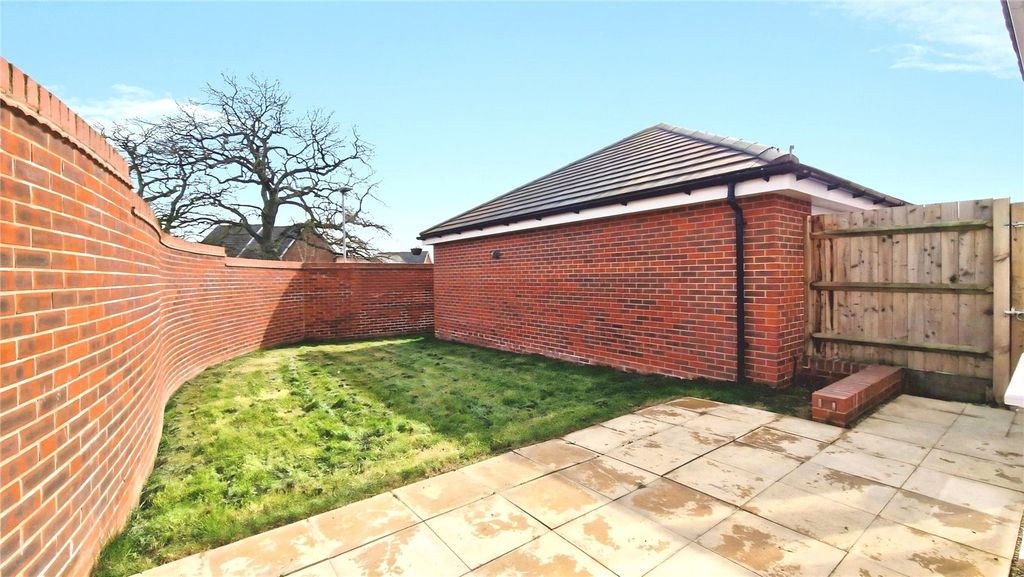 Additional image 11 of 4 bed detached house for saleSt. Georges Park, Binfield, Bracknell, Berkshire RG42