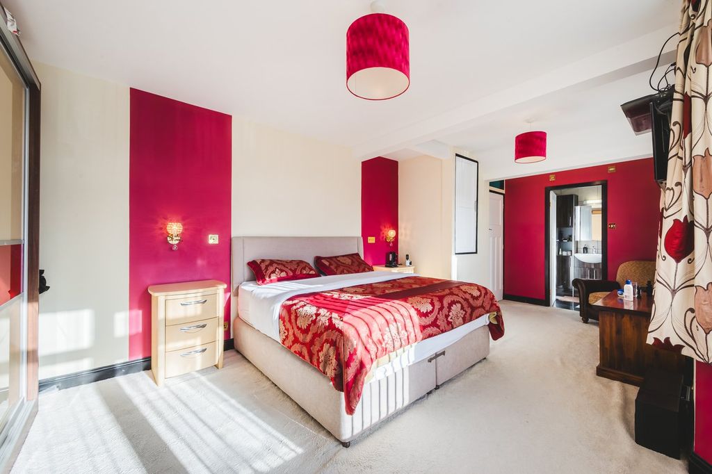 Additional image 13 of 4 bed detached house for saleOxford Road, Swindon SN3