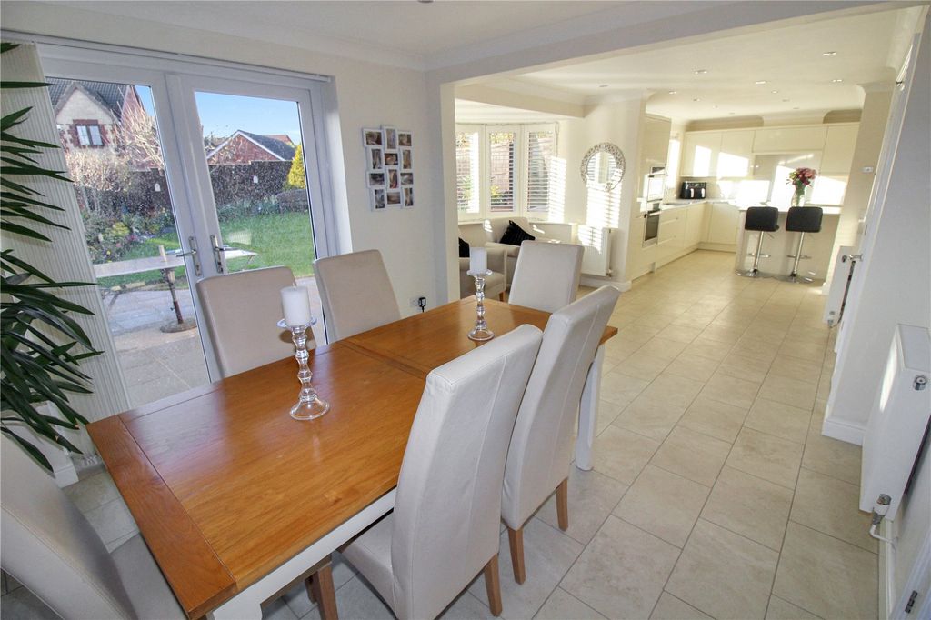 4 bed detached house for saleWright Close, St Andrews Ridge, Swindon SN25 photo 2