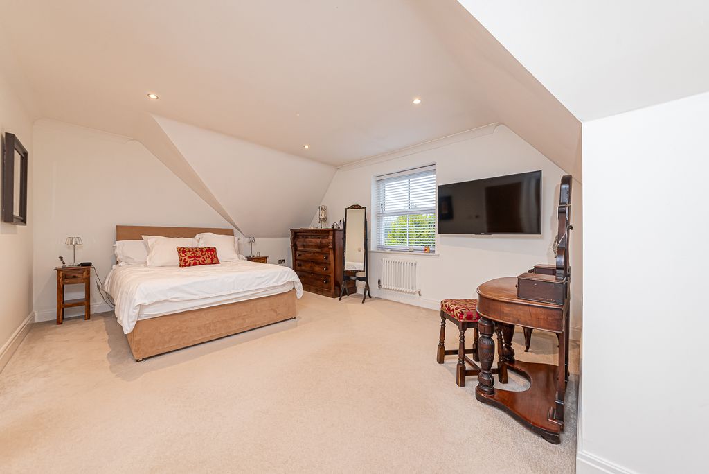 Additional image 11 of 4 bed town house for saleGatcombe Crescent, Ascot, Berkshire SL5