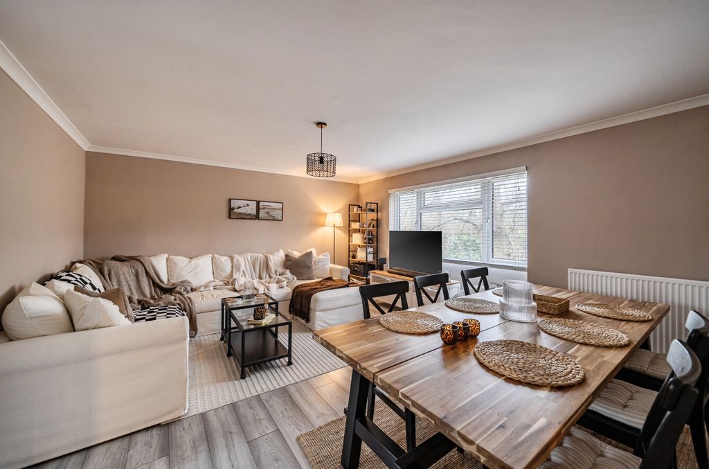 Additional image 8 of 2 bed flat for saleEarlswood, Bracknell RG12