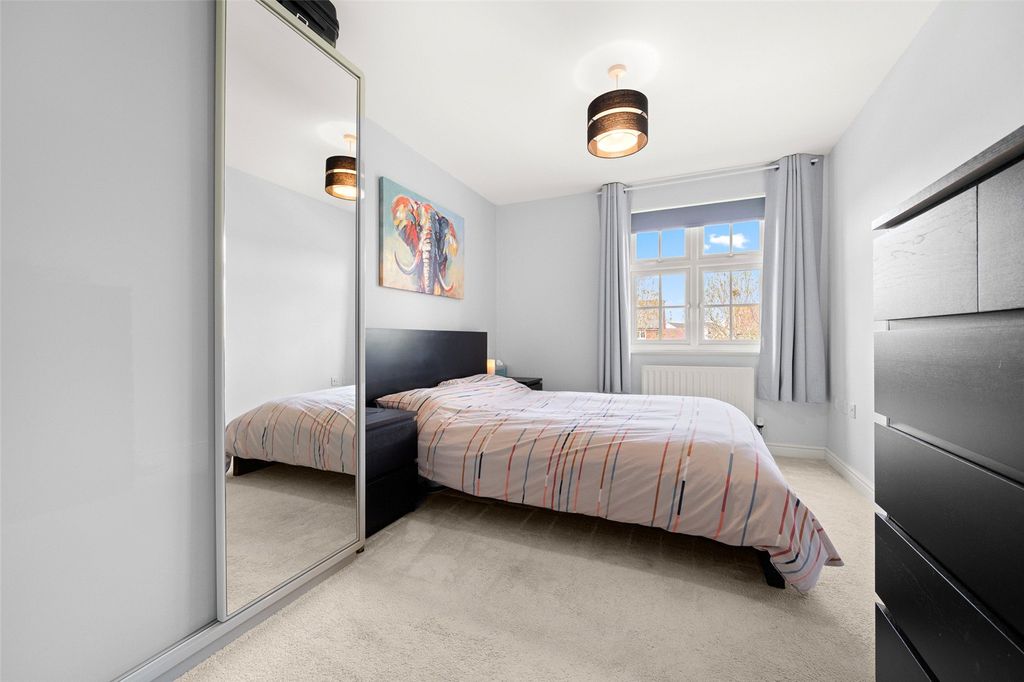 Additional image 5 of 2 bed flat for saleFalcon Way, Bracknell, Berkshire RG12