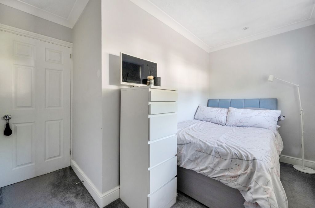 Additional image 18 of 4 bed detached house for saleKyle Close, Bracknell, Berkshire RG12