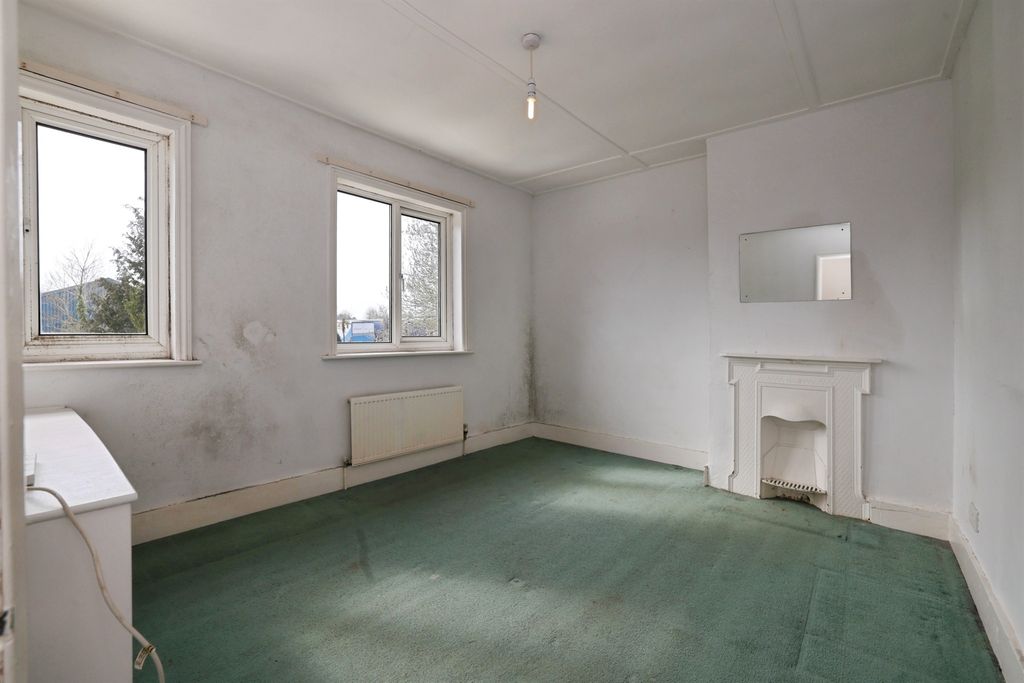 Additional image 9 of 3 bed semi-detached house for saleNursteed Road, Devizes SN10