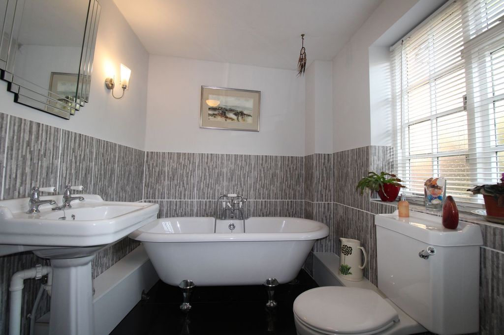 Additional image 12 of 4 bed town house for saleBarn Street, Marlborough SN8