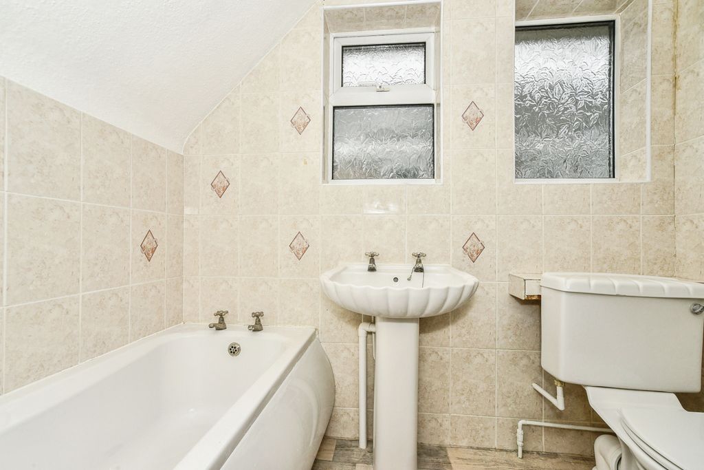 Additional image 13 of 3 bed semi-detached house for saleColebrook Road - Coleview, Swindon SN3