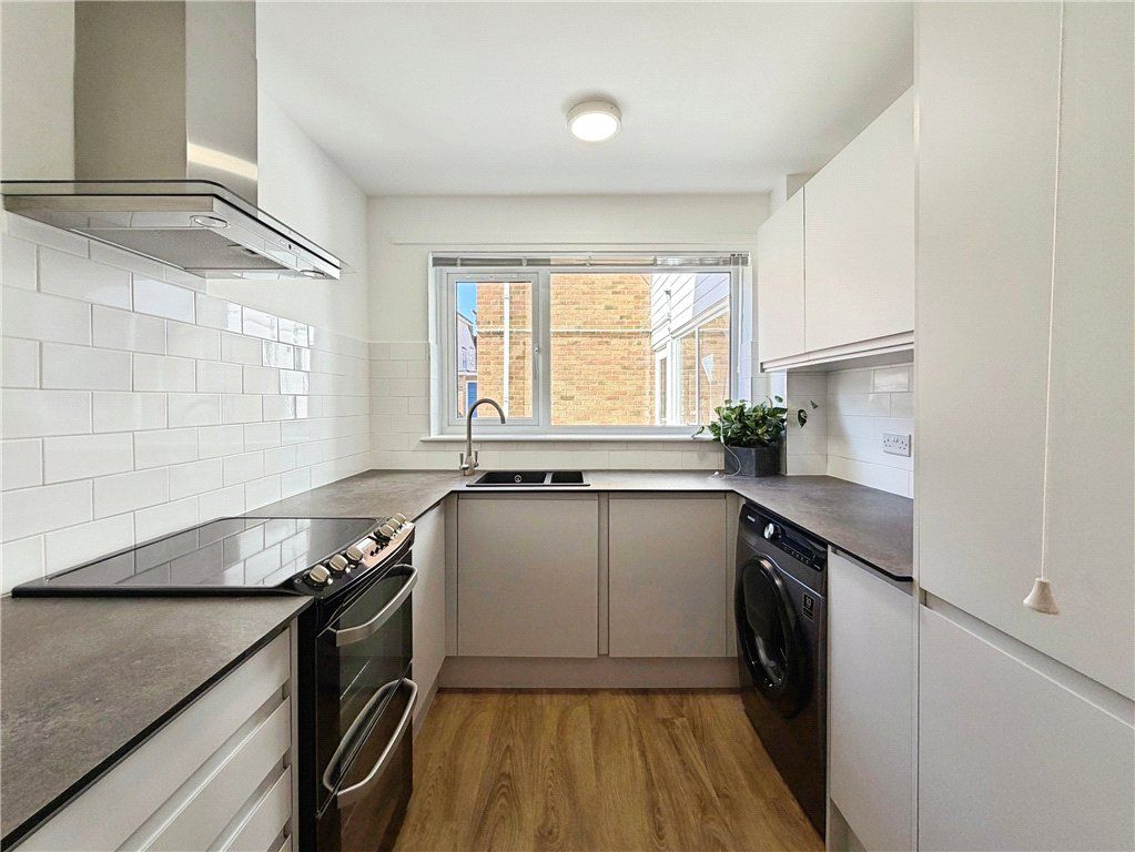 Additional image 2 of 2 bed flat for saleMiddlebridge Street, Romsey, Hampshire SO51