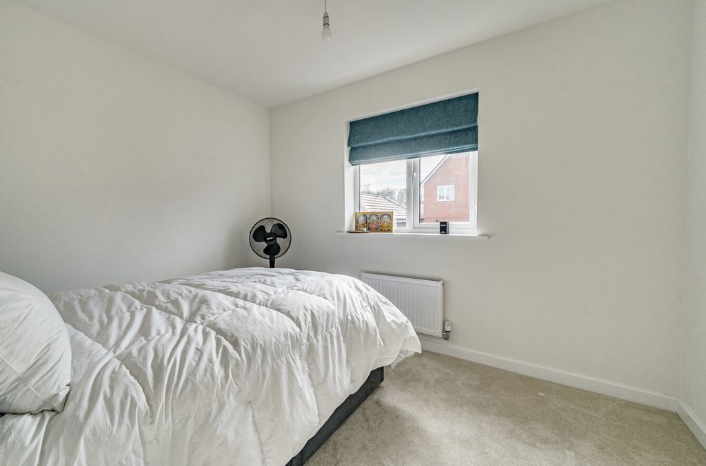 Additional image 18 of 4 bed semi-detached house for saleHeythorp Park, Binfield, Bracknell, Berkshire RG42