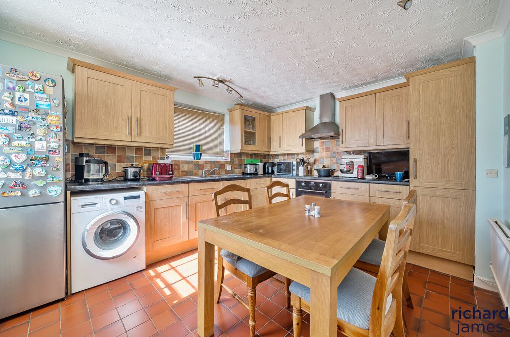 2 bed detached house for saleDevon Road, Rodbourne Cheney, Swindon SN2 photo 3