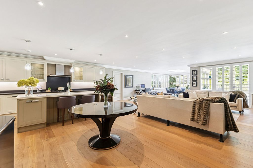 Additional image 2 of 2 bed flat for saleWindsor Road, Ascot SL5