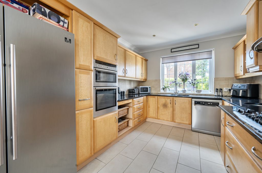 Additional image 16 of 4 bed detached house for saleJigs Lane South, Warfield, Bracknell RG42