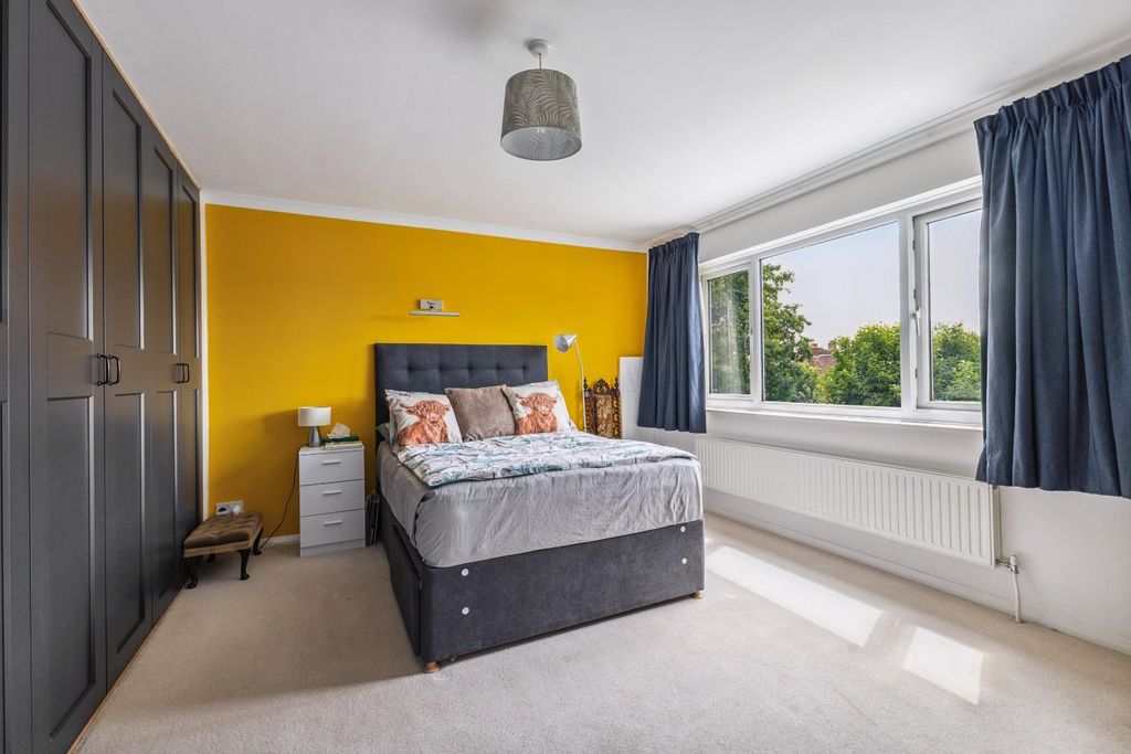 Additional image 8 of 3 bed property for saleVictoria Road, Salisbury SP1
