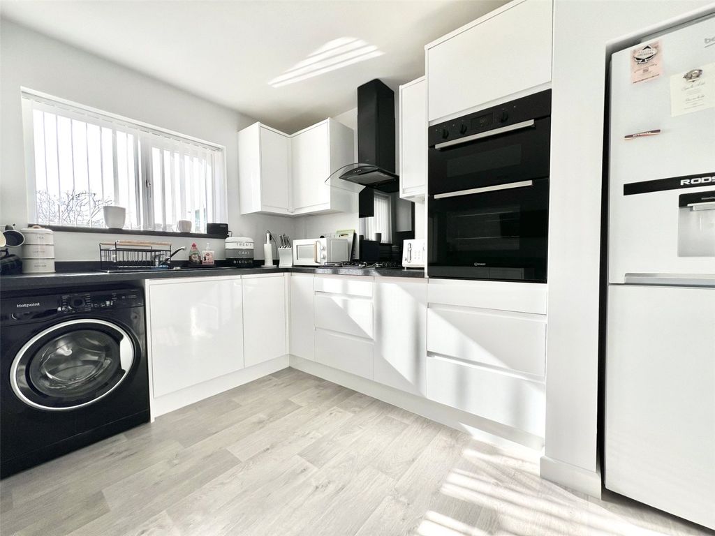 Additional image 7 of 3 bed semi-detached house for saleGrange Drive, Stratton, Swindon SN3
