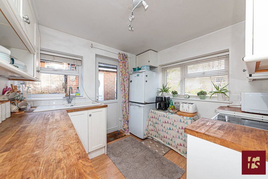 Additional image 5 of 3 bed semi-detached bungalow for saleNapier Road, Crowthorne, Berkshire RG45