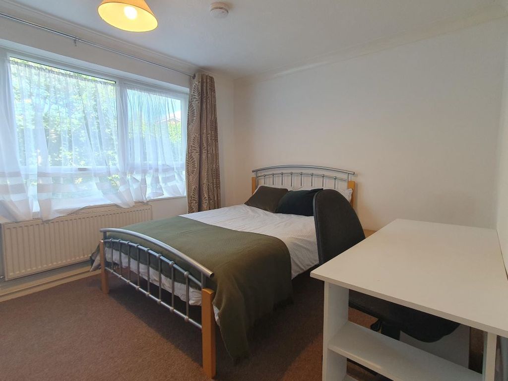 Additional image 6 of 6 bed terraced house for sale2 Aysgarth, Bracknell, Berkshire RG12