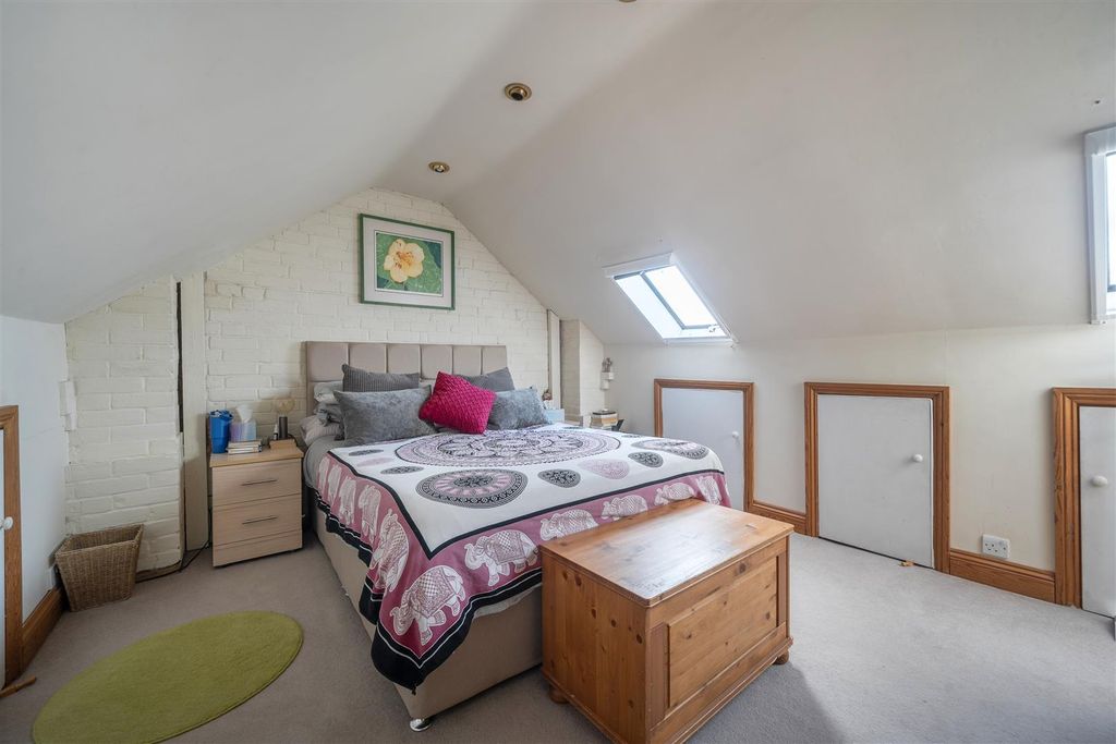 Additional image 15 of 3 bed terraced house for saleCambridge Road, Crowthorne, Berkshire RG45