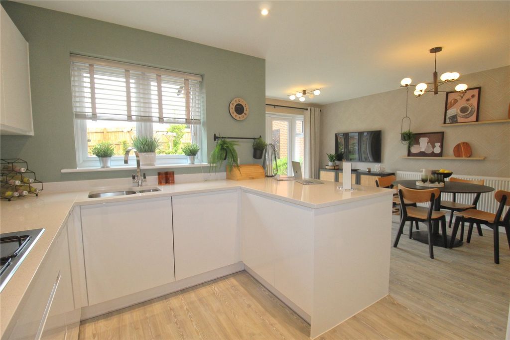 3 bed detached house for salePlot 96, Weavers Meadow, Trowbridge BA14 photo 3