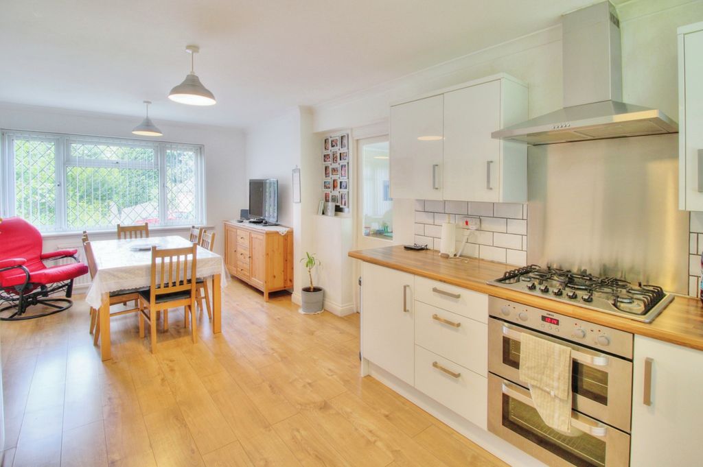 Additional image 7 of 4 bed detached house for saleBeech Glen, Bracknell RG12