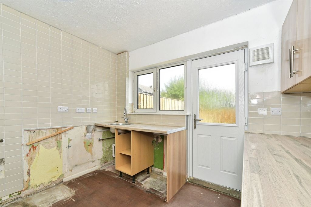 Additional image 4 of 3 bed terraced house for saleWeyhill Close, Swindon SN3