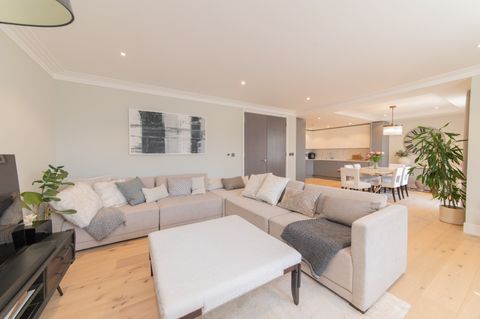 Dollis Avenue, Finchley N3