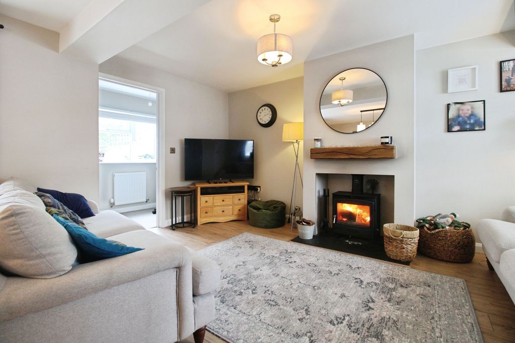 Additional image 5 of 3 bed semi-detached house for saleThe Dormers, Highworth SN6