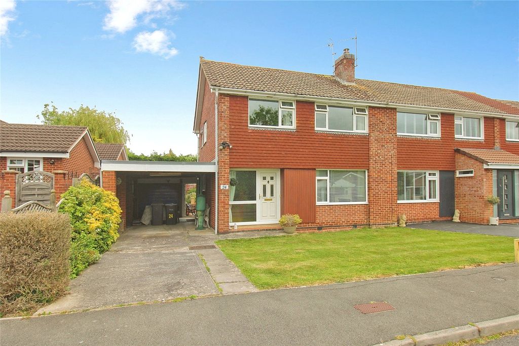 3 bed semi-detached house for saleCharnwood Road, Trowbridge BA14