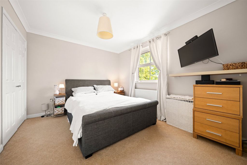 Additional image 7 of 3 bed semi-detached house for saleBroad Lane, Bracknell, Berkshire RG12