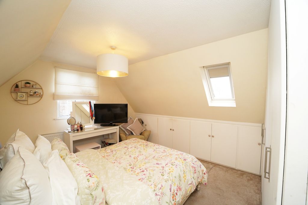 Additional image 9 of 3 bed semi-detached house for saleLechlade Road, Highworth SN6