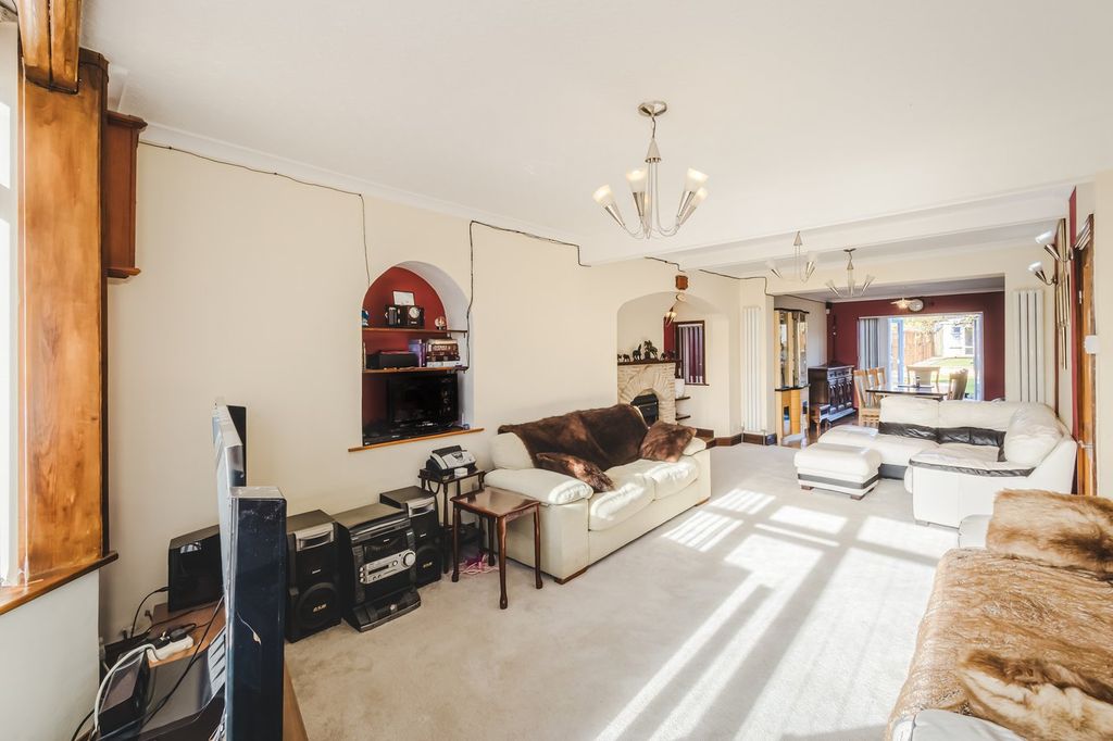 Additional image 4 of 4 bed detached house for saleOxford Road, Swindon SN3