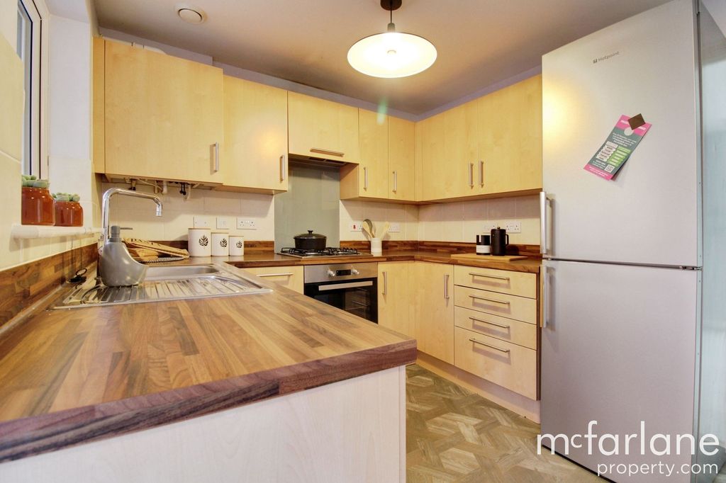 Additional image 8 of 3 bed semi-detached house for saleMattocks Path, Swindon SN1