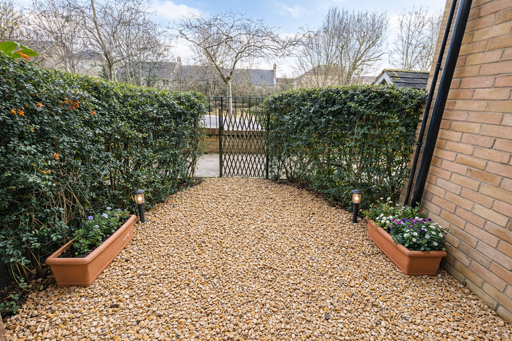 Additional image 3 of 2 bed flat for saleMarbeck Close, Redhouse SN25