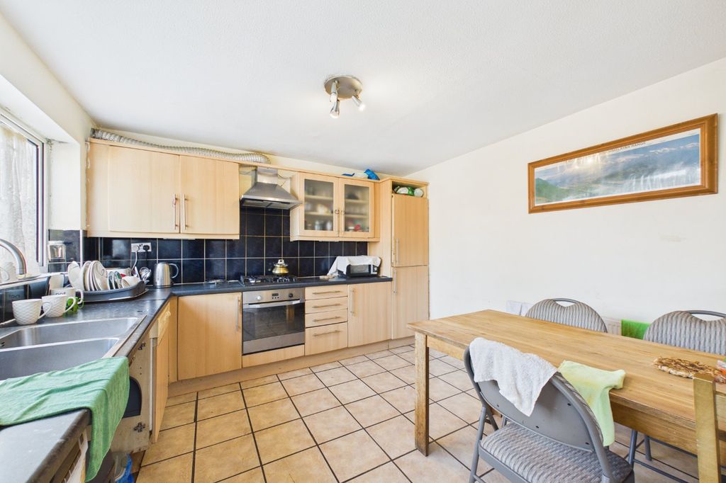 Additional image 3 of 3 bed end terrace house for saleCambridge Road, Owlsmoor, Sandhurst, Berkshire GU47