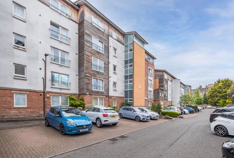 3/12 Albion Gardens, Edinburgh EH7