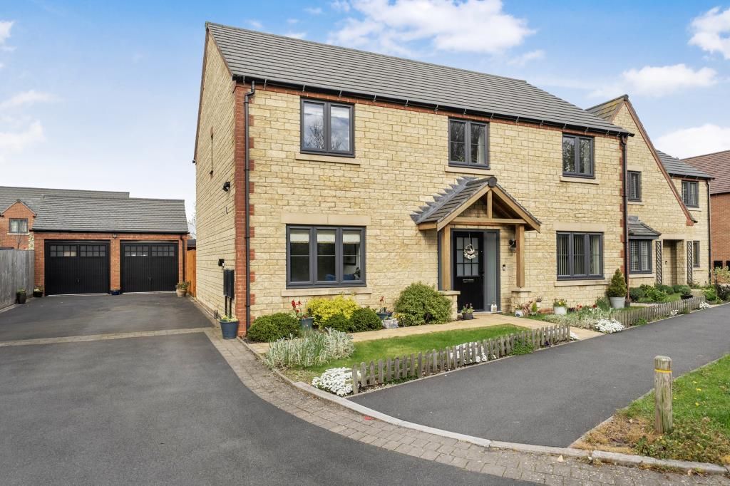 5 bed detached house for saleAki Court, Blunsdon SN26