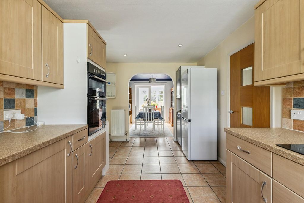 Additional image 2 of 3 bed property for saleVictoria Road, Salisbury SP1