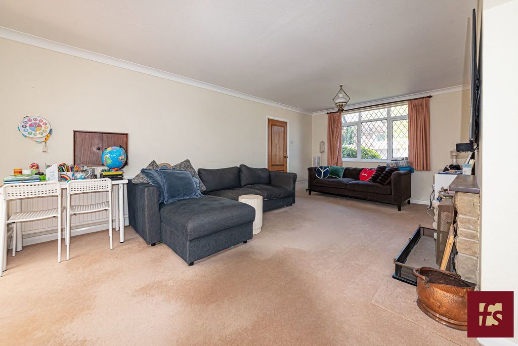 Additional image 6 of 3 bed detached house for saleHillary Drive, Crowthorne, Berkshire RG45